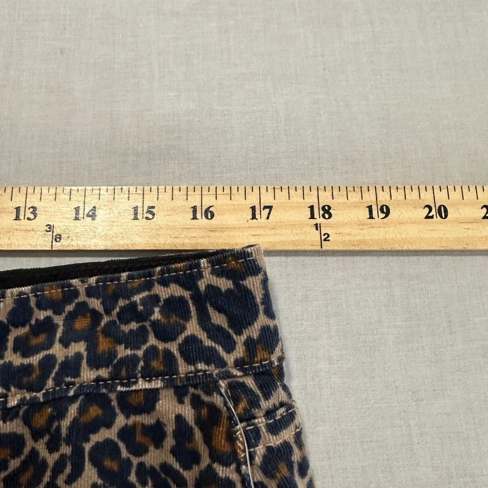 St. John's Bay Women's 16 Corduroy Skirt Leopard Animal Print Brown Mini NEW